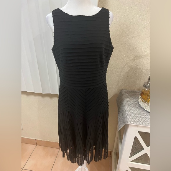 ANN TAYLOR BLACK DRESS SIZE 8 . Used no flaws - Picture 1 of 15